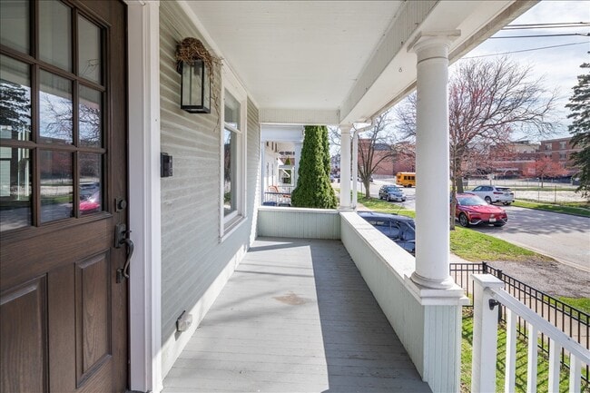 Photo - 18 N Main St