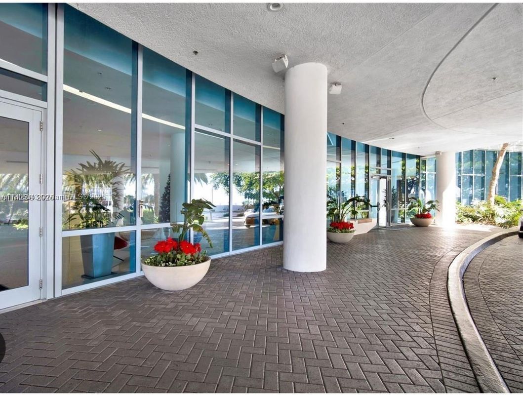 Photo - 601 NE 36th St