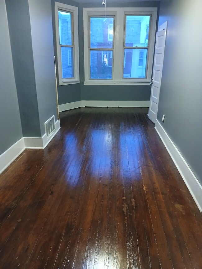 Building Photo - 1720 McCulloh St Unit 3