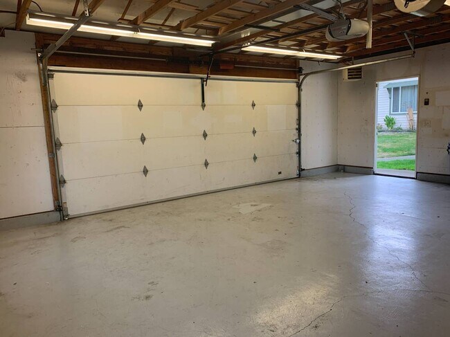 Photo - 21201 Wicklund Av