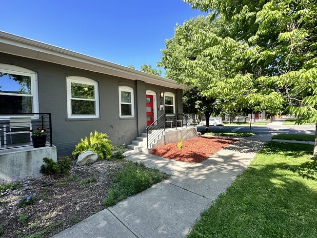 Photo - 1337 E 33rd Ave