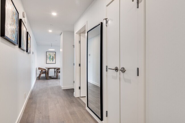 Photo - 1480 Howe St