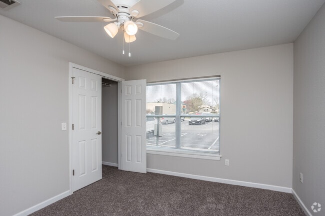 1BR, 1BA - 445 SF