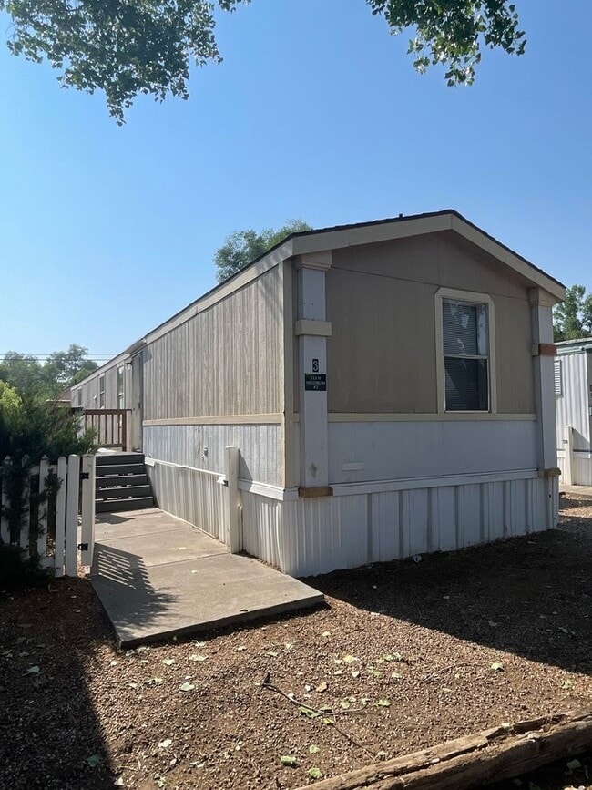 Building Photo - 333 N Meldrum St