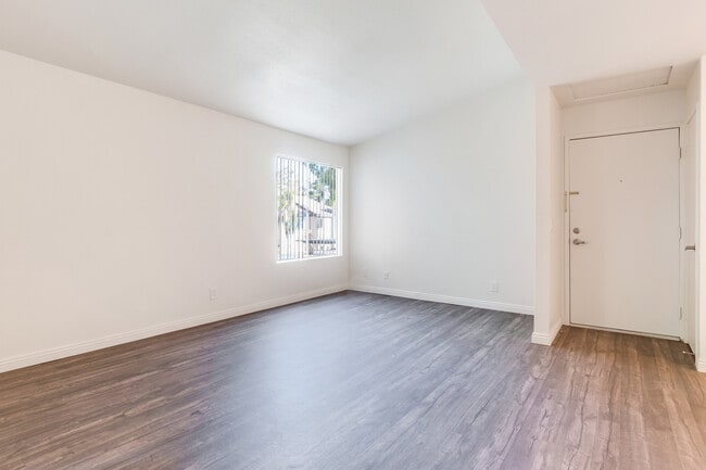 One bedroom entry/living room
