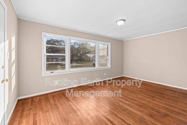 Photo - 2421 Circle Dr
