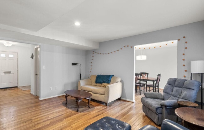 4843 Willett Pky