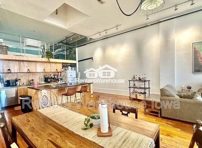 Photo - 522 1/2 E Grand Ave