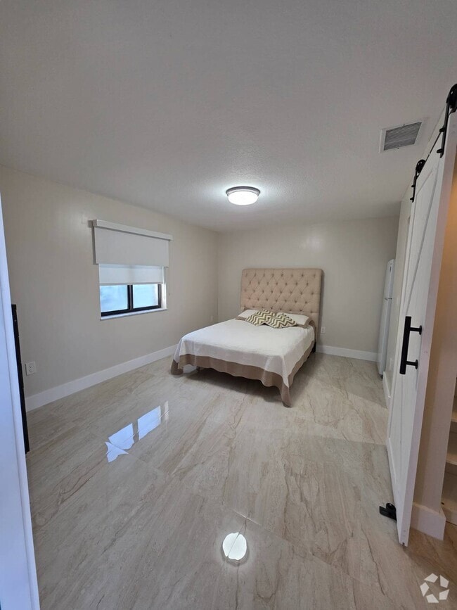 Building Photo - 14981 SW 169th Ln Rental