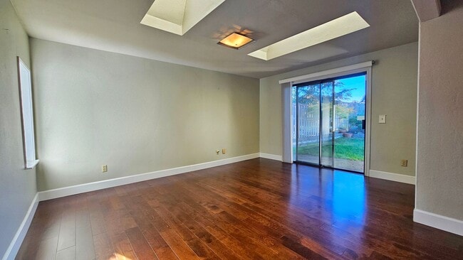 Photo - Charming 4 Bed 2 Bath Rambler with Office/Den in Benson Hilll, Renton WA.