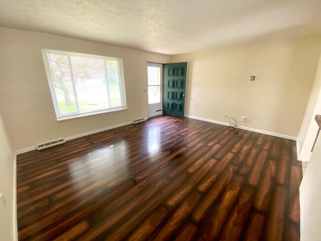 Photo - 1827 Thackeray Ave NW Unidad 1827