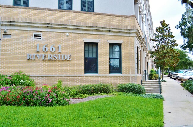 Photo - 1661 Riverside Ave Unit 121