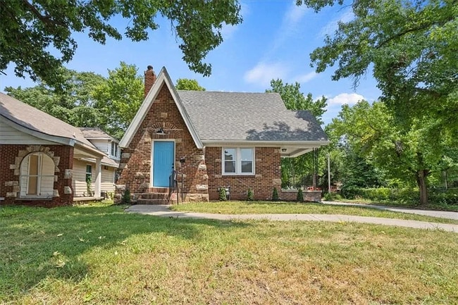 Photo - Stunning and Spacious 5BR 2BA Home in Kansas City