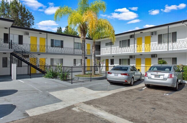10926 Hortense St Unidad 18