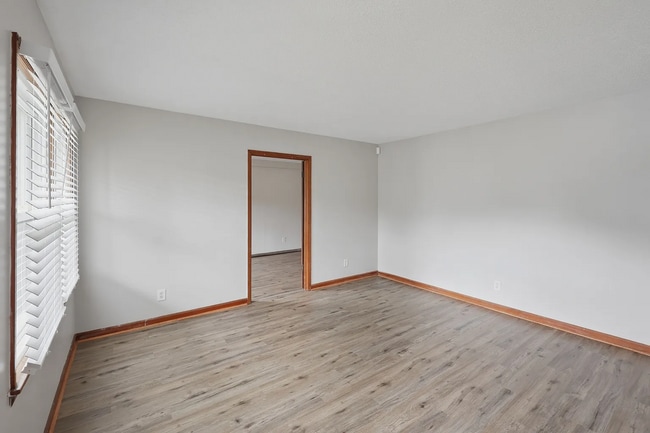 Photo - 4442 Millvale Dr SW