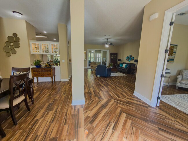 Photo - 2512 Cove Rd