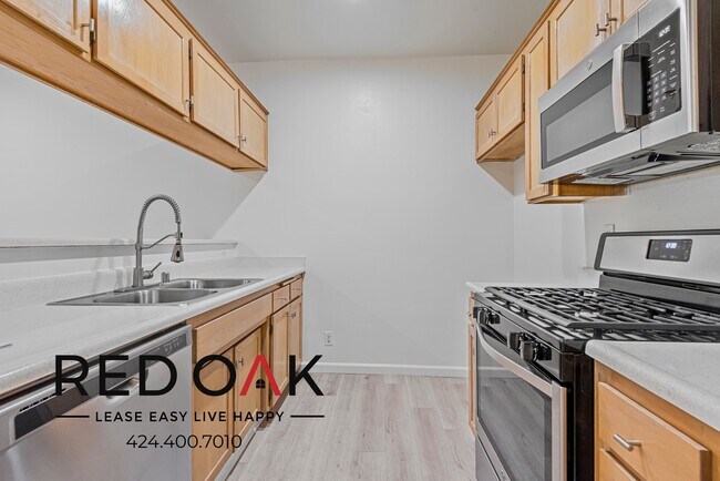 Photo - Recently Redone Junior/One Bedroom with Ai... Unit 108