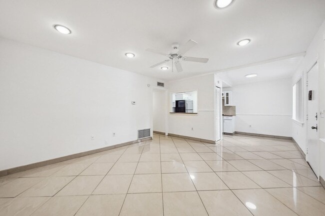 Photo - 2878 Donnelly Dr