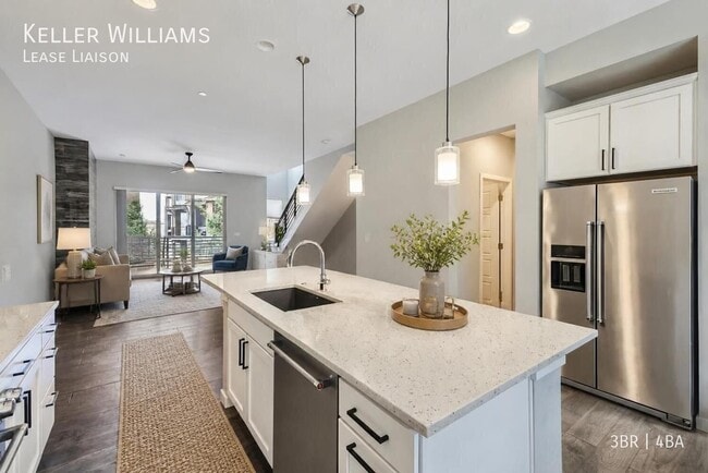 Photo - 427 Primrose Ln