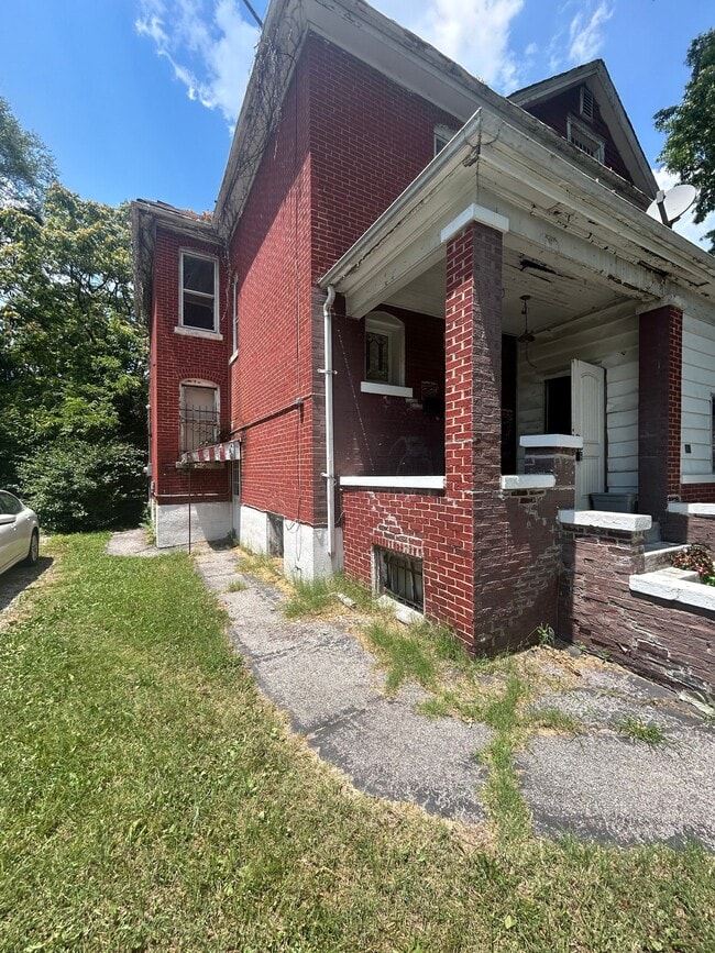 Photo - 563 N 24th St