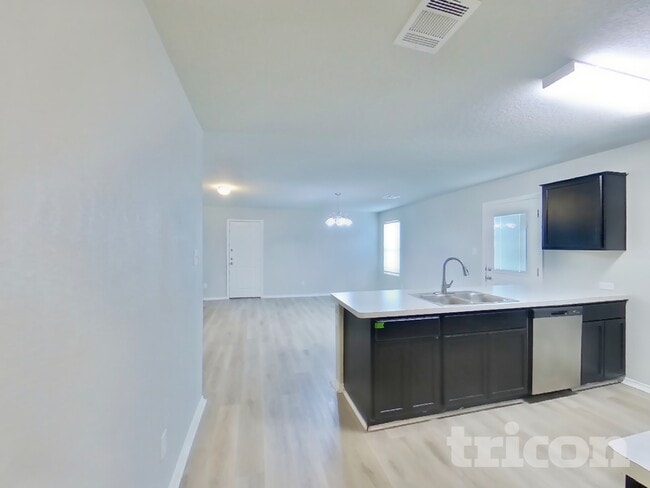 Photo - 9726 Marbach Gdn