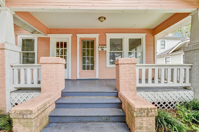 Photo - 1124 Algregg St