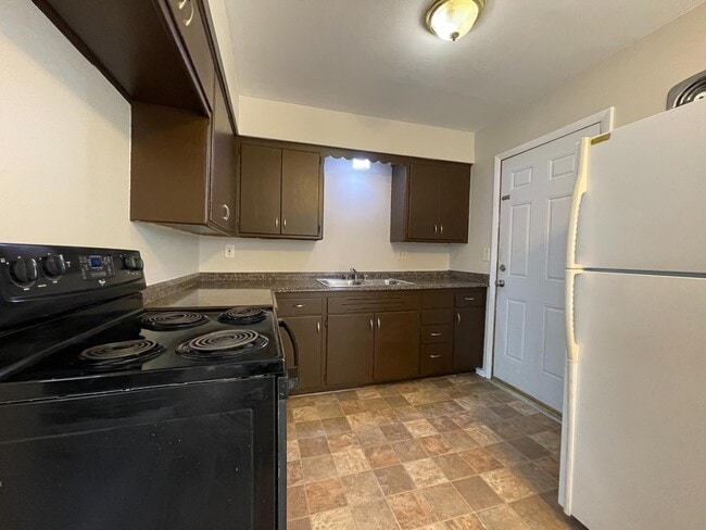 Photo - 5806 N 76th St