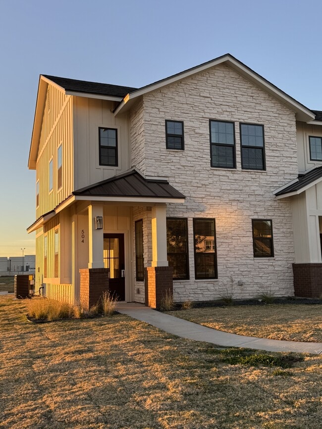 Building Photo - 504 Mercado St