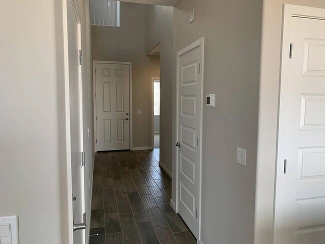 Photo - 715 N Sparrow Dr