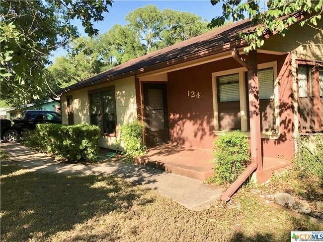 Photo - Charming 3 Bedroom Home - Large Backyard - Carport