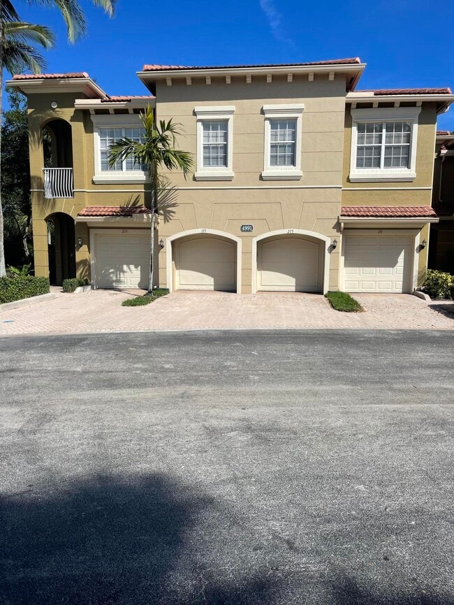 Photo - 4991 Bonsai Cir Unidad 111