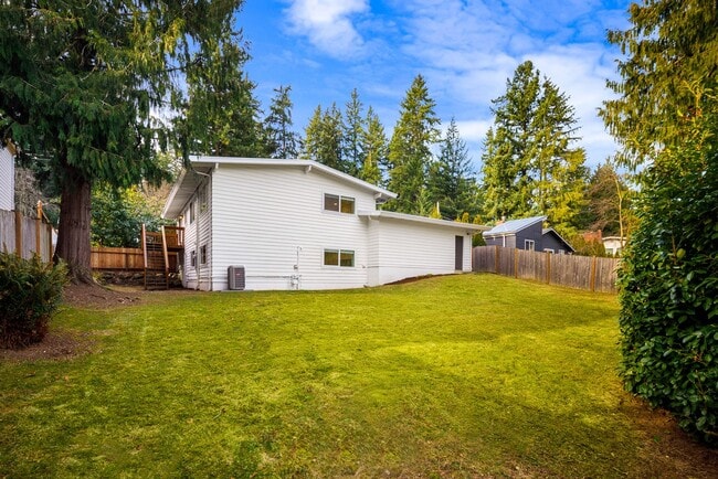 Photo - Gorgeous Fully Renovated 5 Bedroom Redmond/Bellevue/Kirkland Border