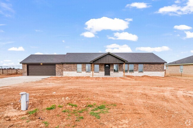 Building Photo - Country Living In Idalou ISD! Rental