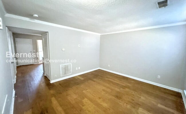 Photo - 5547 St James St