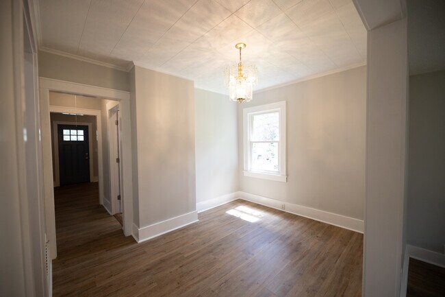 Photo - 214 Duffern Dr