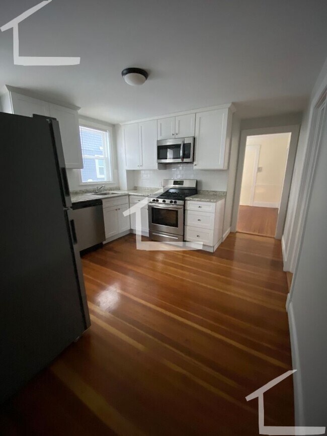 Photo - 9/1 Spacious 1BR with EIK, heat inc, eleva...