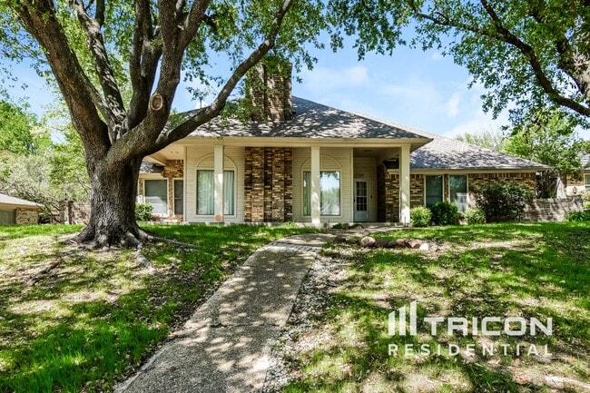 Photo - 1735 Plummer Dr House