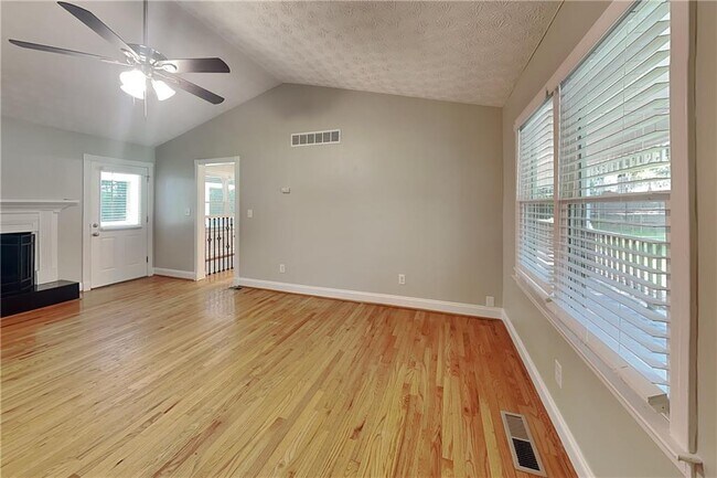 Photo - 804 Oak Trce