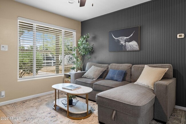 Photo - 1024 E Mitchell Dr