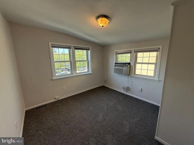 Photo - 2642 N Pershing Dr Unit 1