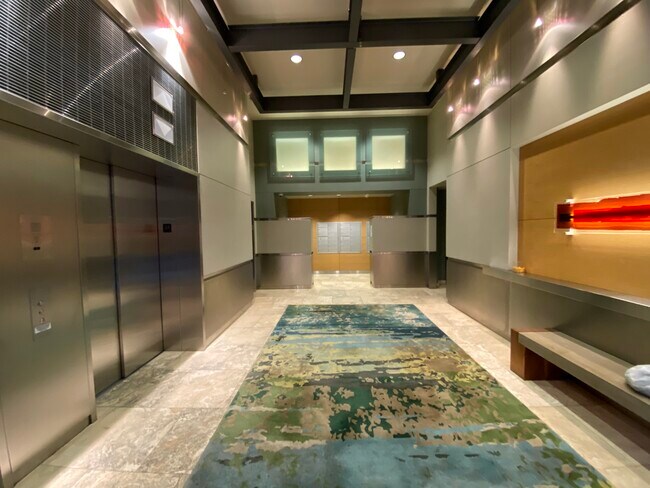 Lobby - 1410 NW Kearney St Unit 722