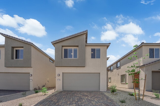 Building Photo - 10263 Estancia Hl St