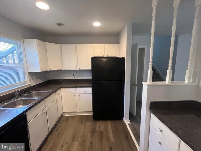Photo - 11827 Rutherford Dr