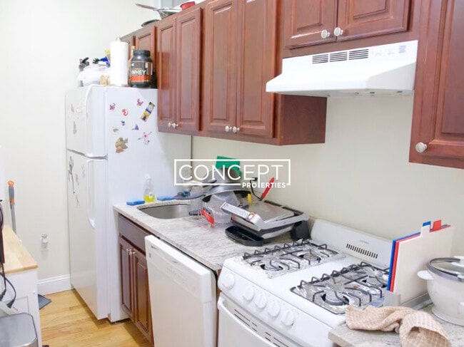 Building Photo - 78 Fenway Unit B3