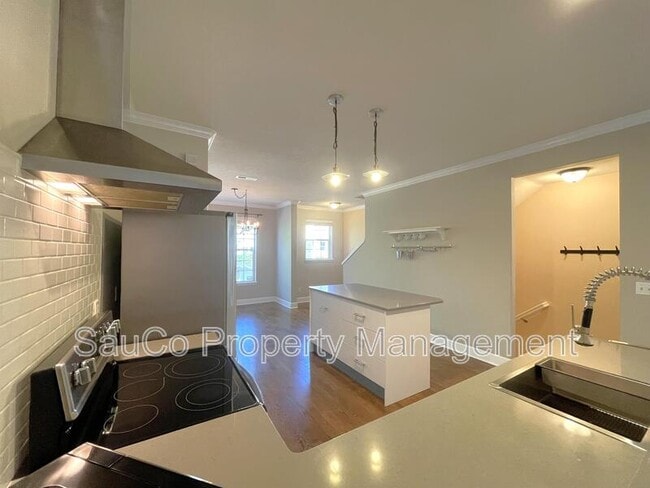 Photo - 20018 SW Monson St