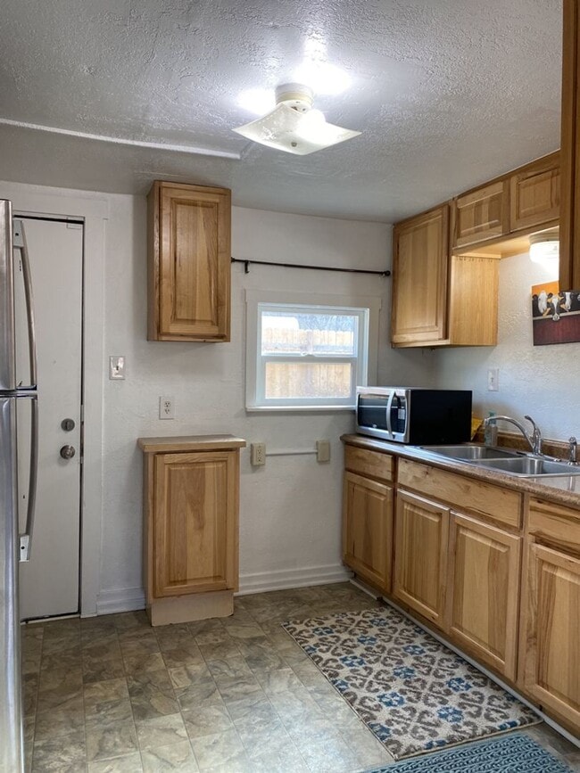 Photo - 1127 W Mulberry St Unit 3