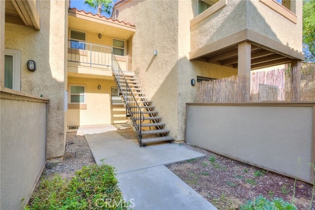 Building Photo - 1116 W Blaine St Unit 203