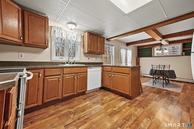 Photo - 15 Indian Hill Ln