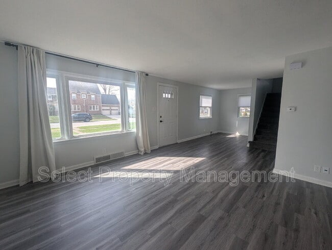 Photo - 1523 Curdes Ave