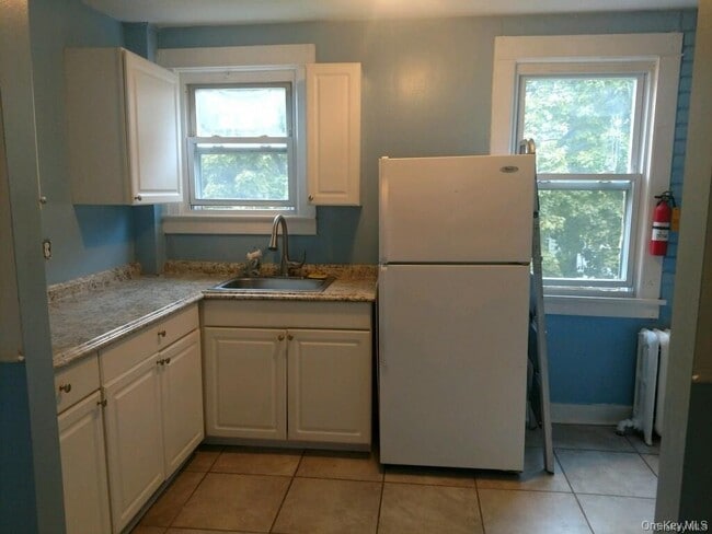 Building Photo - 22 Fostoria St Unit #2 Rental